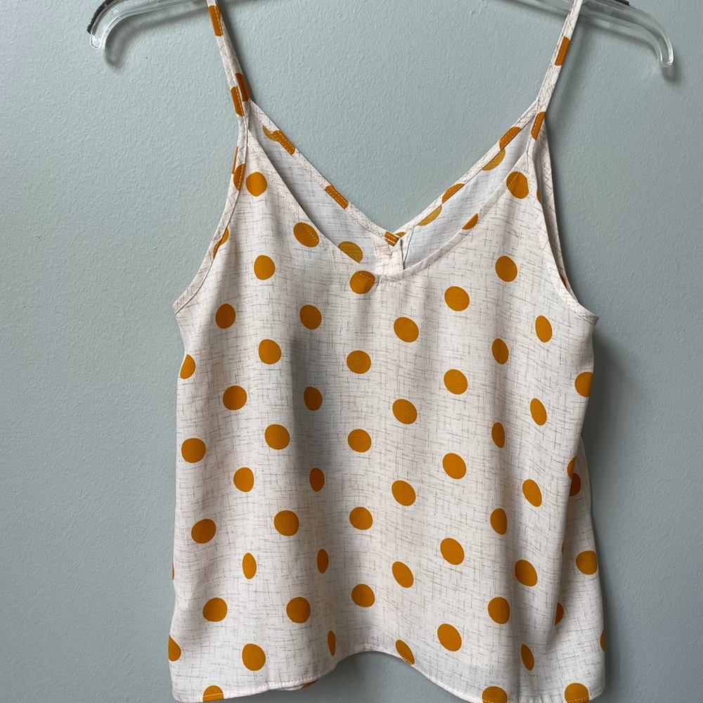 Paper Crane NWT Beige and mustard polka dot Cami-style top. Size M - Picture 3 of 8